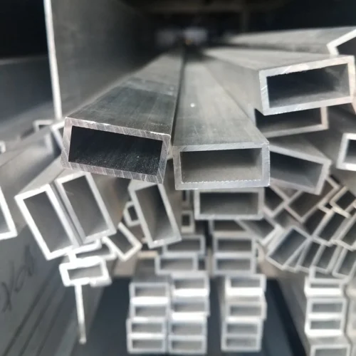 alümi̇nyum kare boru